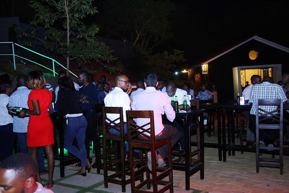 Fame Lounge and Restaurant Kololo Kampala Uganda, Good food in Kampala, Food, Beer and Drinks,  Top Bars, Top Restaurant, Lounge, Top Bar and Lounge, Food, Beer, Wine, Spirits, Cocktail bar, Amazing beer prices, Cheap Beers, Great Venues to Drink after work , Gins and local beers,  grilled food and wood-fired pizzas, Kampala Corporate Night Out and hanging venue, Chilling with friends and mates, Date night, Eating and Drinking, Private parties, Drinking and Dancing, Cocktail Bar, Lounge Bar, Party Bar,  Kampala Pub, Lively DJ nights,  Lively Music, Great Beer Drink Out, Tasteful Delicious food in Kampala, Amazing Drinking Joint in Kampala Uganda, Ugabox